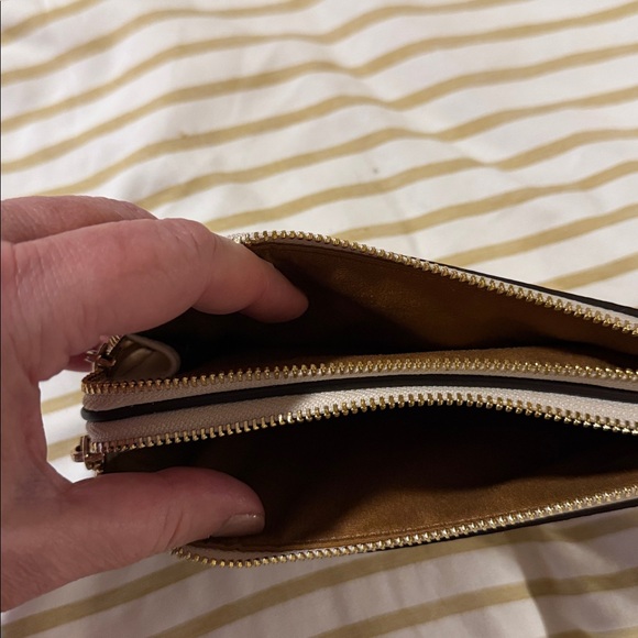 Coach Beige Signature Canvas Satchel with Matching Wristlet and Wallet - Picture 12 of 13